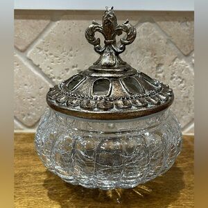 listing-status-banner